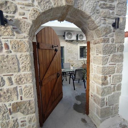 La Maison D Aspasia Камиларион Екстериор снимка