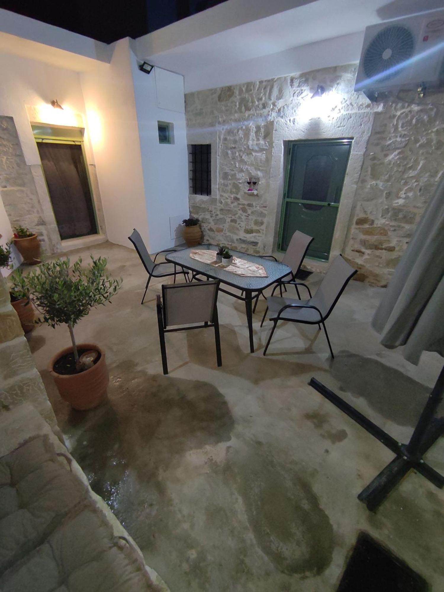 La Maison D Aspasia Камиларион Екстериор снимка